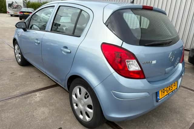 Opel Corsa (2008) thumbnail 5