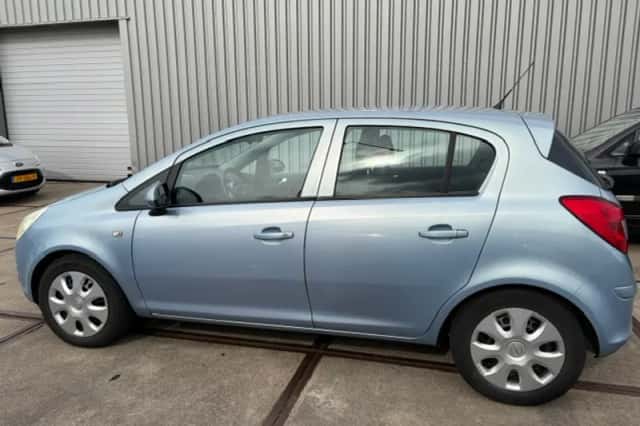 Opel Corsa (2008) thumbnail 6