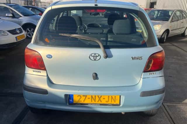 Toyota Yaris (2004) thumbnail 5