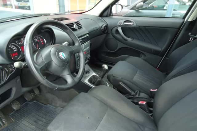Alfa Romeo 147 (2007) thumbnail 5
