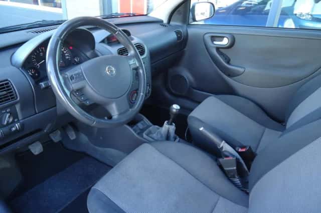 Opel Corsa (2004) thumbnail 5