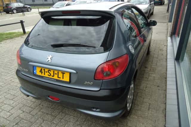 Peugeot 206 (2006) thumbnail 5