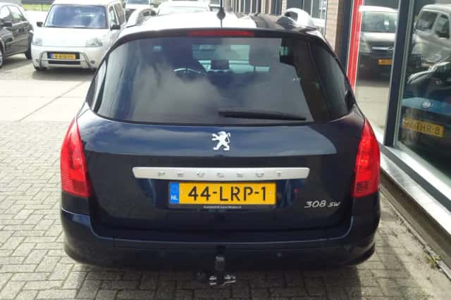 Peugeot 308 (2010) thumbnail 4