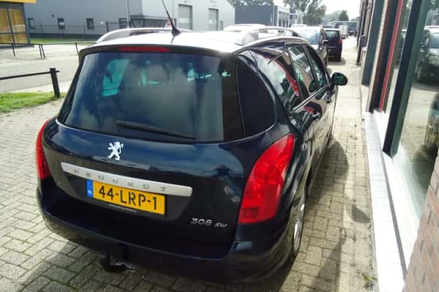 Peugeot 308 (2010) thumbnail 5