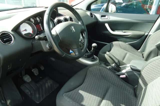 Peugeot 308 (2010) thumbnail 6