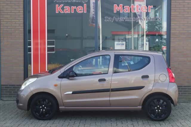 Suzuki Alto (2011) thumbnail 2