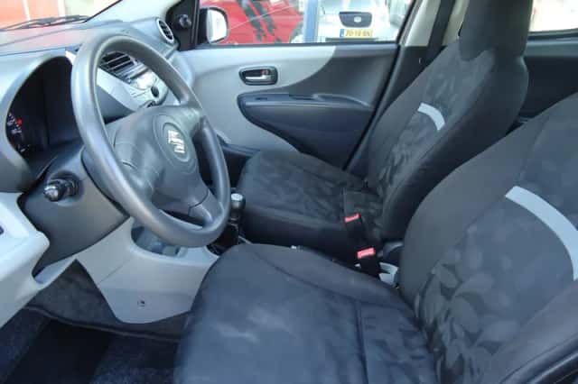 Suzuki Alto (2011) thumbnail 6