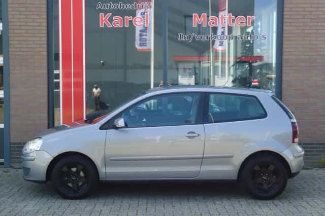 Volkswagen Polo (2008) thumbnail 2