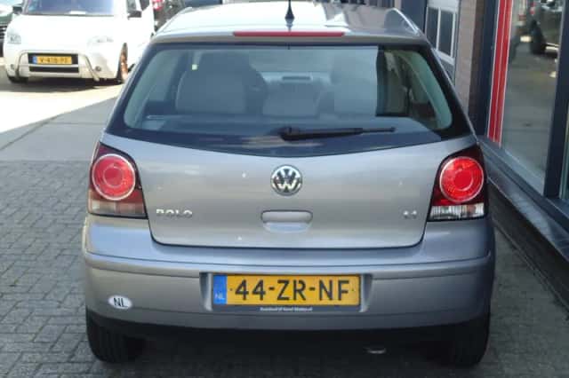 Volkswagen Polo (2008) thumbnail 4
