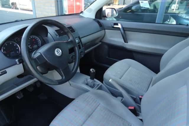 Volkswagen Polo (2008) thumbnail 5