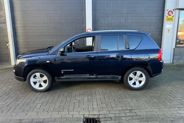 Jeep Compass (2011) thumbnail 5