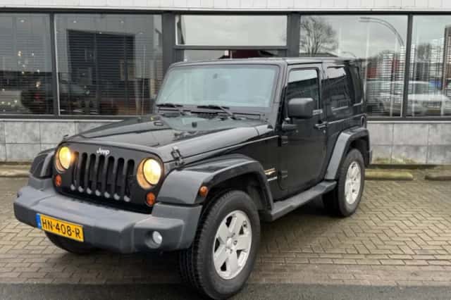Jeep Wrangler (2012) thumbnail 1