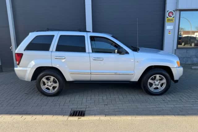 Jeep Grand Cherokee (2005) thumbnail 6