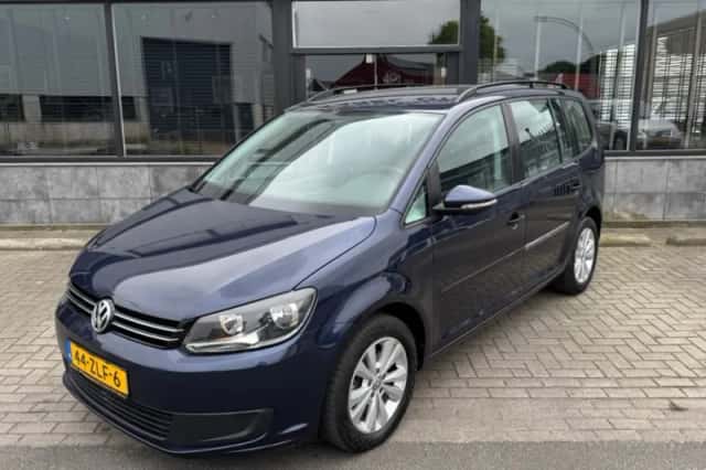 Volkswagen Touran (2013) thumbnail 1