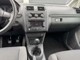 Volkswagen Touran (2013) thumbnail 12
