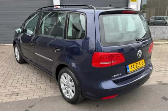 Volkswagen Touran (2013) thumbnail 3