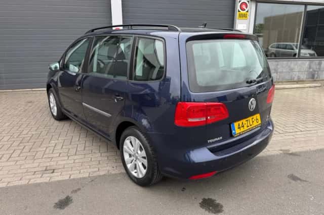 Volkswagen Touran (2013) thumbnail 3