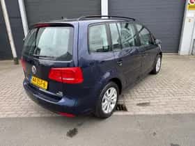 Volkswagen Touran (2013) thumbnail 4