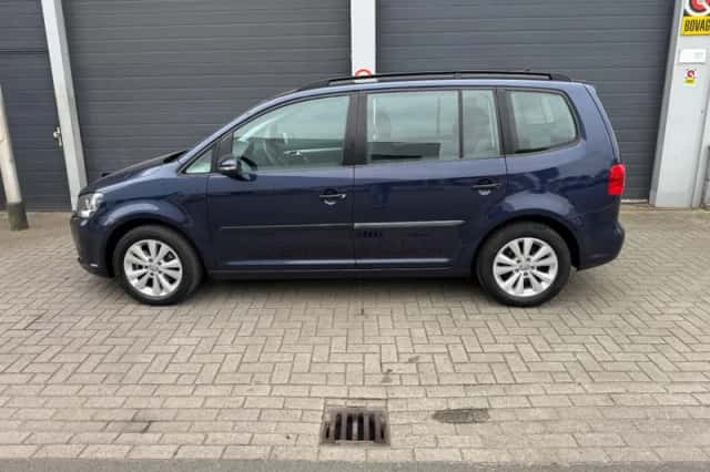 Volkswagen Touran (2013) thumbnail 6