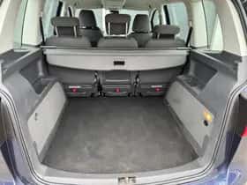 Volkswagen Touran (2013) thumbnail 9