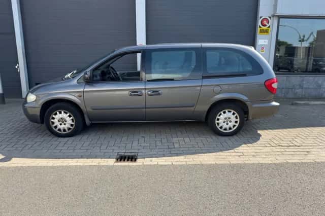 Chrysler GRAND VOYAGER (2005) thumbnail 6