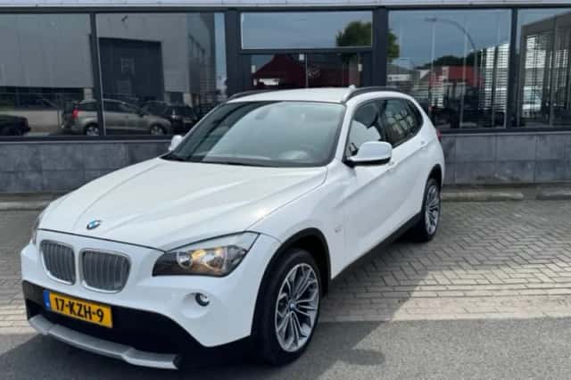 BMW X1 (2010) thumbnail 1