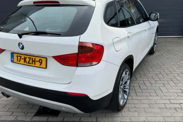 BMW X1 (2010) thumbnail 4
