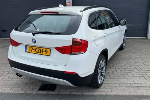 BMW X1 (2010) thumbnail 5