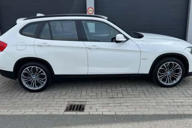 BMW X1 (2010) thumbnail 6