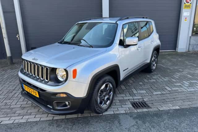 Jeep Renegade (2016) thumbnail 2