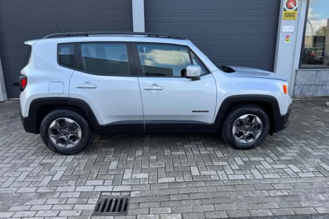 Jeep Renegade (2016) thumbnail 5
