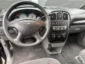 Chrysler GRAND VOYAGER (2005) thumbnail 12