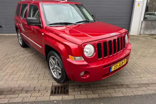 Jeep PATRIOT (2009) thumbnail 2