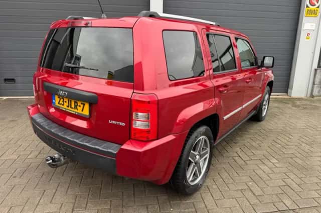 Jeep PATRIOT (2009) thumbnail 4
