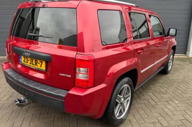 Jeep PATRIOT (2009) thumbnail 4