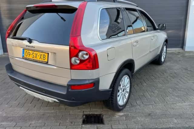 Volvo XC90 (2004) thumbnail 3