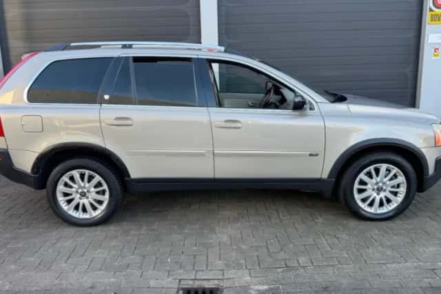 Volvo XC90 (2004) thumbnail 4