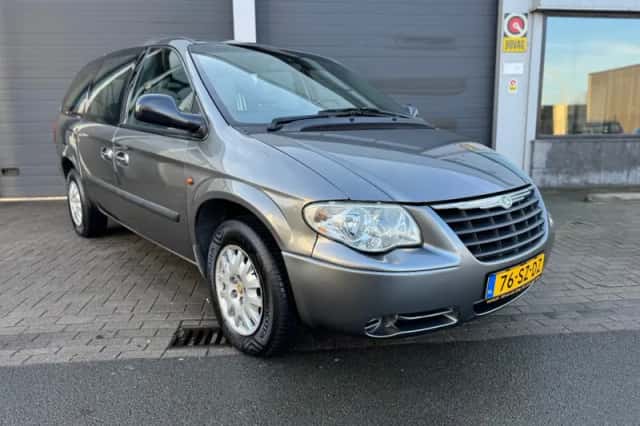 Chrysler GRAND VOYAGER (2006) thumbnail 2