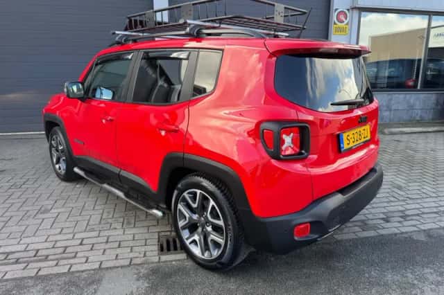 Jeep Renegade (2017) thumbnail 3