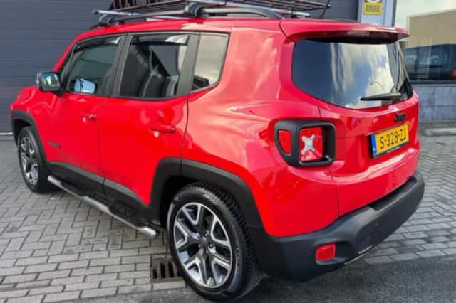Jeep Renegade (2017) thumbnail 3