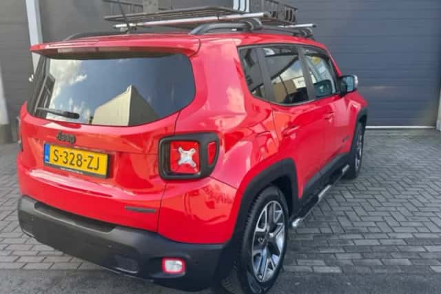Jeep Renegade (2017) thumbnail 4
