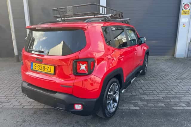 Jeep Renegade (2017) thumbnail 4