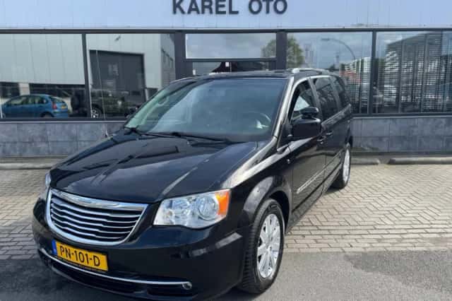 Chrysler TOWN COUNTRY (2015) thumbnail 1