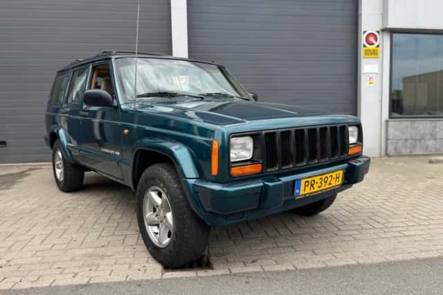 Jeep Cherokee (1997) thumbnail 2
