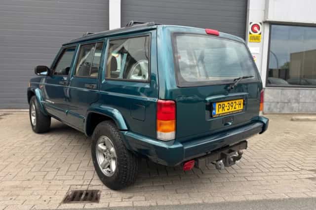 Jeep Cherokee (1997) thumbnail 3