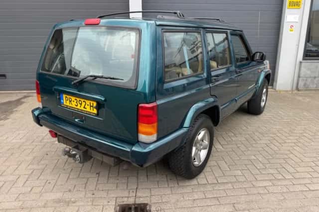 Jeep Cherokee (1997) thumbnail 4