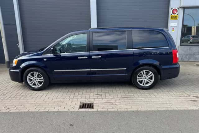 Lancia VOYAGER (2012) thumbnail 6