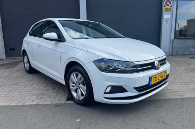 Volkswagen Polo (2018) thumbnail 2