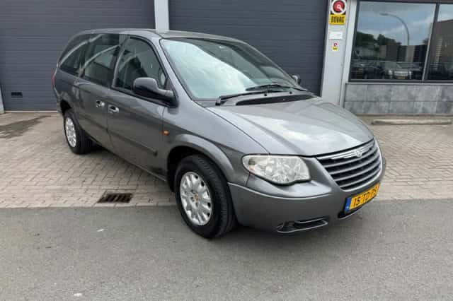 Chrysler GRAND VOYAGER (2006) thumbnail 2