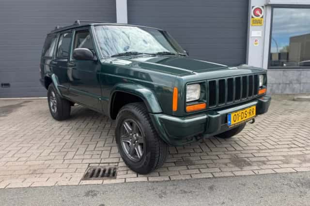Jeep Cherokee (1999) thumbnail 2